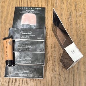 Marc Jacobs Shameless Foundation Set